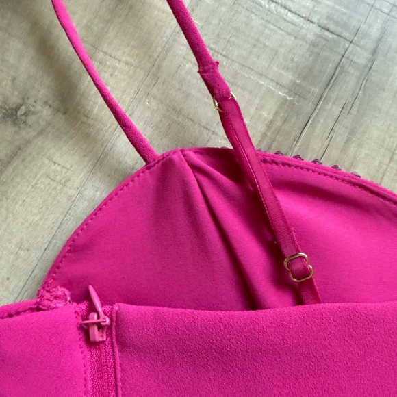 Oh Polly Syrenę Pink Rhinestone Heart Crop Top - Picture 3 of 9